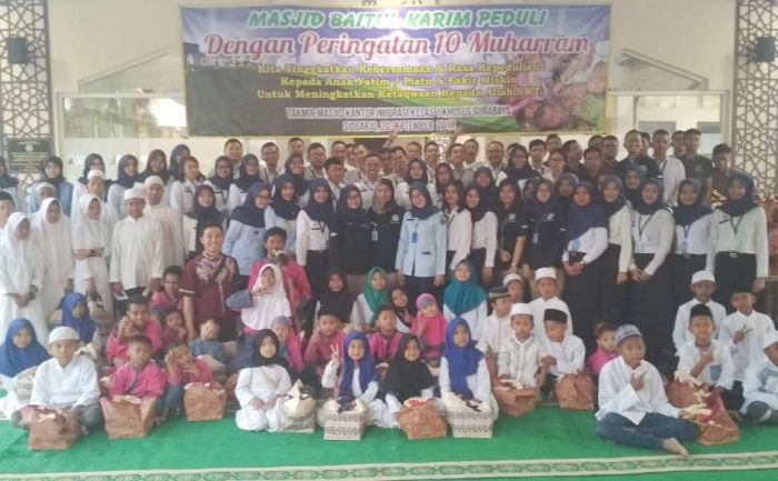 Peringati 10 Muharram, Masjid Baitul Karim Santuni Anak Yatim