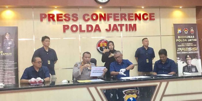 Konferensi pers terkait mafia tanah di Sumenep.