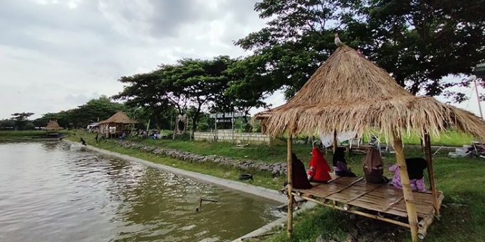 Wisata Embung Tirto Bonorejo, Bojonegoro. (foto: ist)